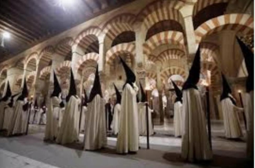 A 20 Metros De La Mezquita Catedral ,Apartamentos Turistico Cespedes 5 科爾多瓦 外观 照片