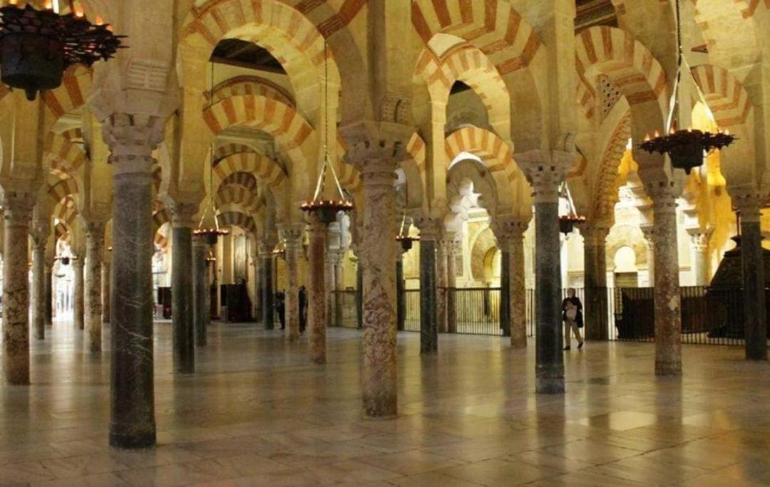A 20 Metros De La Mezquita Catedral ,Apartamentos Turistico Cespedes 5 科爾多瓦 外观 照片