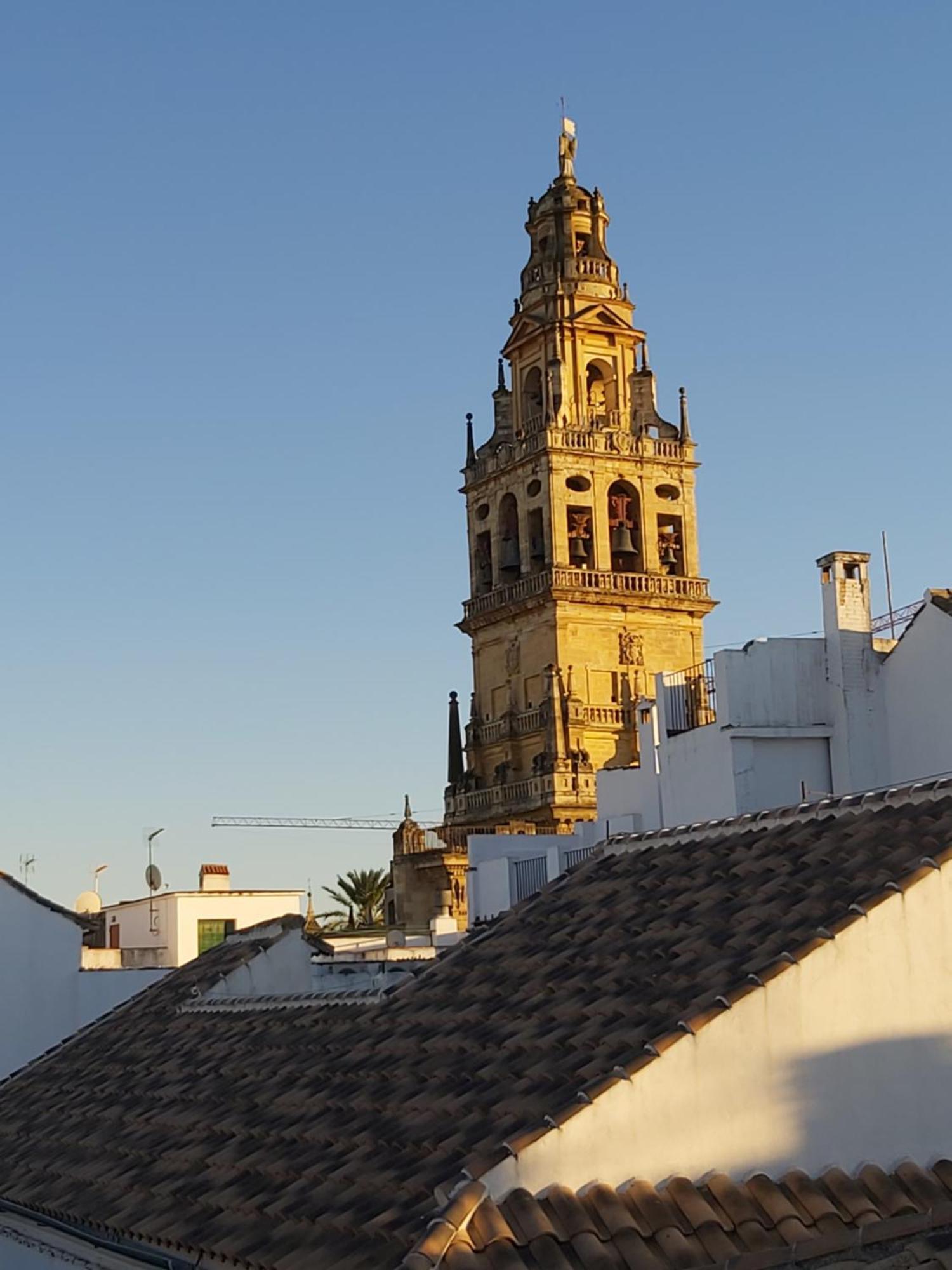 A 20 Metros De La Mezquita Catedral ,Apartamentos Turistico Cespedes 5 科爾多瓦 客房 照片